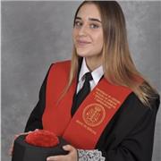 Profesora de inglés y cualquier otra materia a excepción de matemáticas y ciencias, y puedo abarcar cualquier nivel.